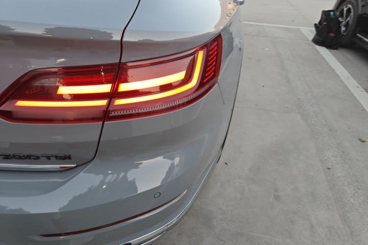 Used Volkswagen FAW-Volkswagen CC 2023 Hunting Vehicle 380TSI Hunter's Heart Edition Right Rear Taillight