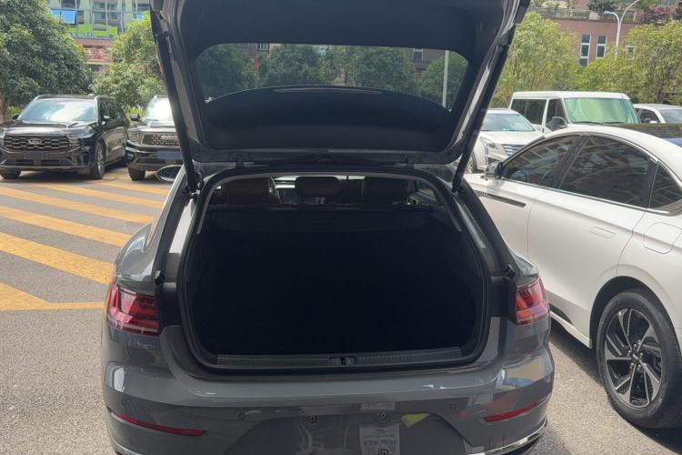 Used Volkswagen FAW-Volkswagen CC 2023 Hunting Vehicle 380TSI Hunter's Heart Edition Trunk
