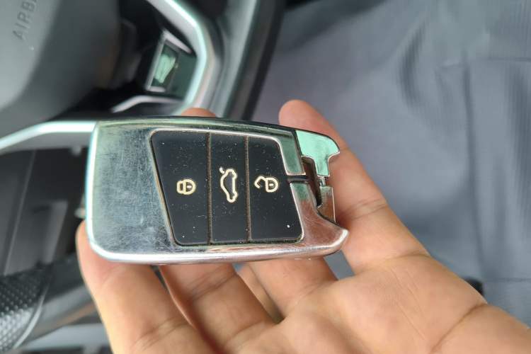 Used Volkswagen FAW-Volkswagen CC 2023 380TSI Striking Edition Vehicle Key