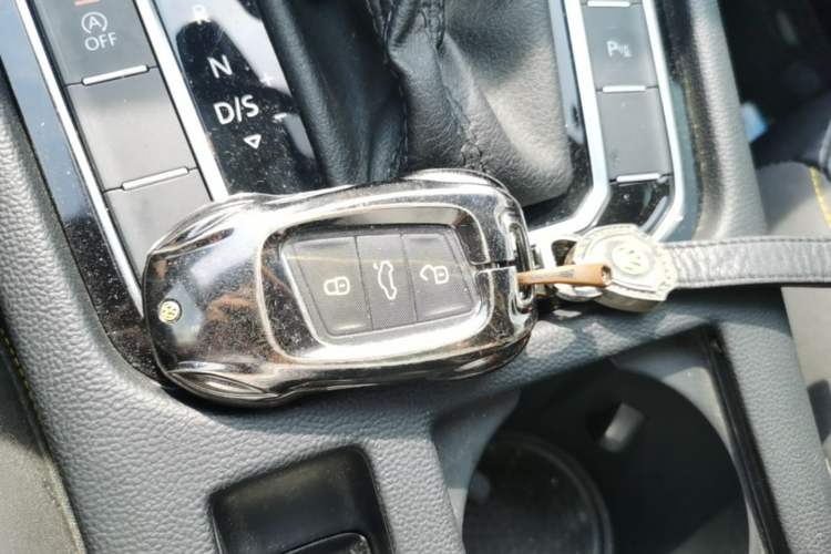 Used Volkswagen FAW-Volkswagen CC 2023 380TSI Striking Edition Vehicle Key