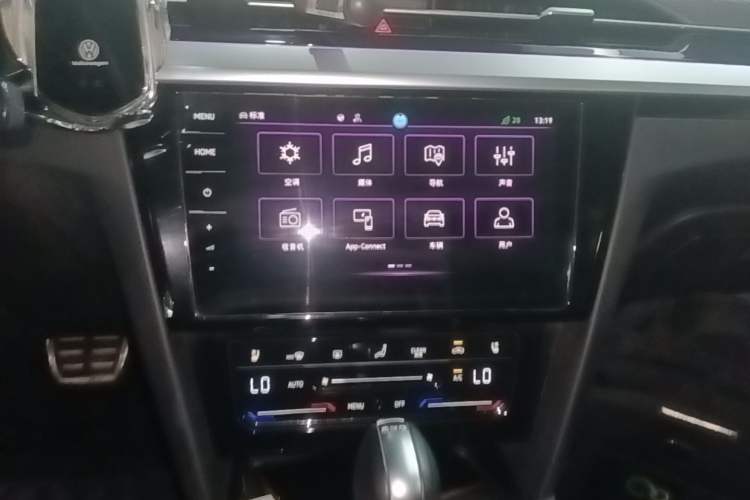 Used Volkswagen FAW-Volkswagen CC 2023 380TSI Striking Edition Audio And AC Panel