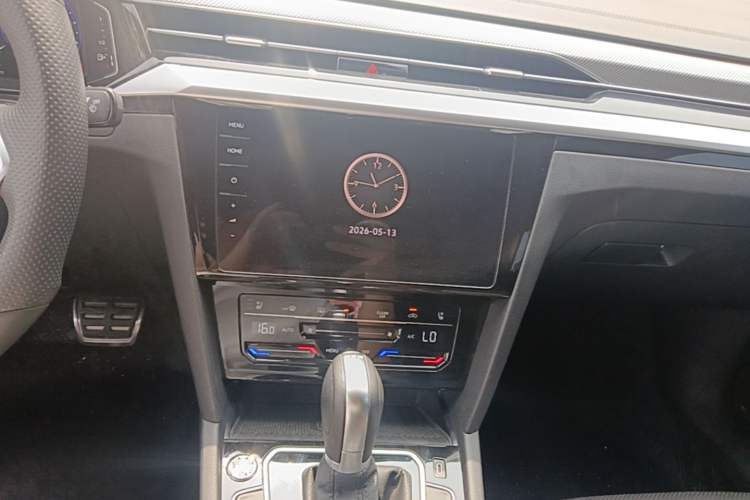 Used Volkswagen FAW-Volkswagen CC 2023 380TSI Striking Edition Audio And AC Panel