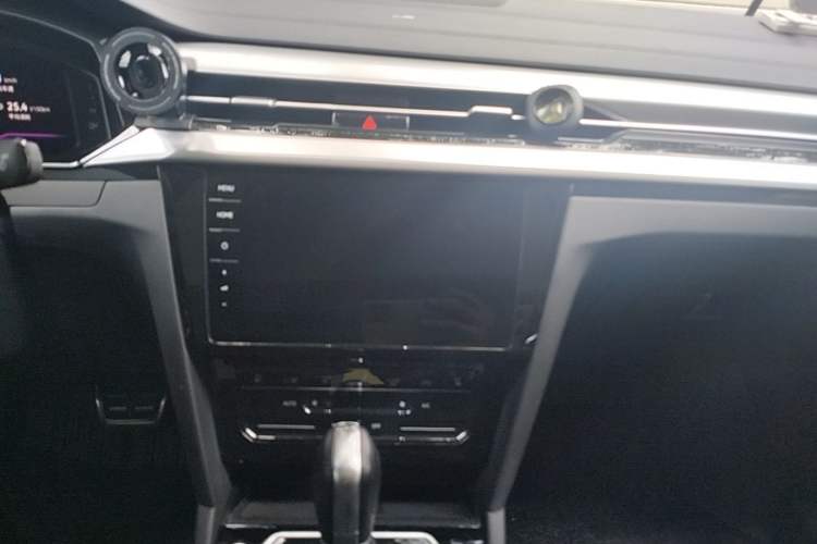 Used Volkswagen FAW-Volkswagen CC 2023 380TSI Striking Edition Audio And AC Panel