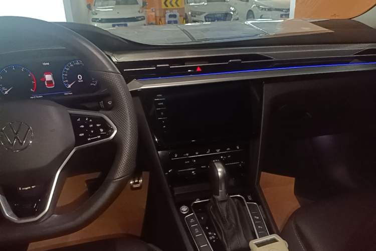 Used Volkswagen FAW-Volkswagen CC 2023 380TSI Striking Edition Audio And AC Panel
