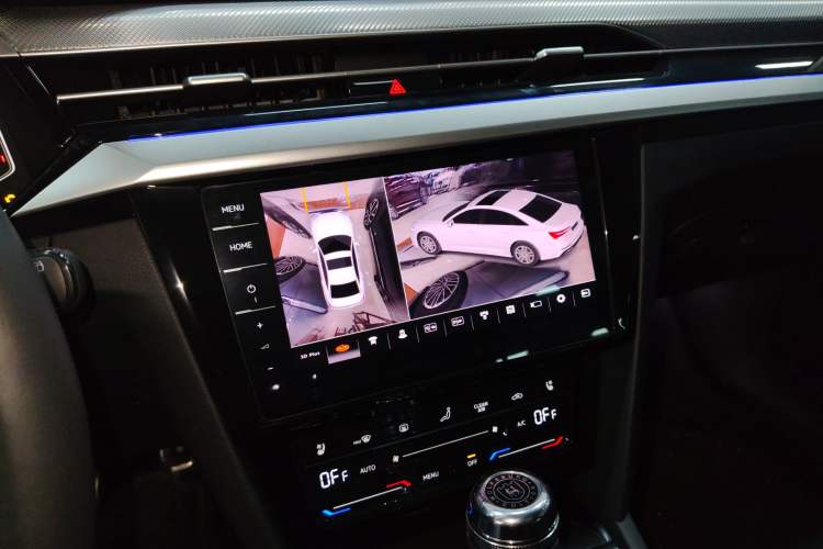 Used Volkswagen FAW-Volkswagen CC 2023 Hunting Vehicle 380TSI Hunter's Heart Edition Audio And AC Panel