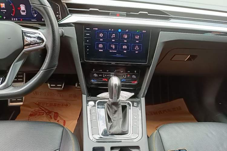 Used Volkswagen FAW-Volkswagen CC 2023 380TSI Striking Edition Audio And AC Panel