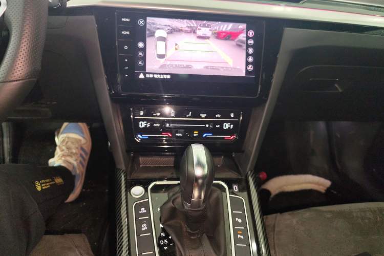 Used Volkswagen FAW-Volkswagen CC 2023 380TSI Striking Edition Audio And AC Panel
