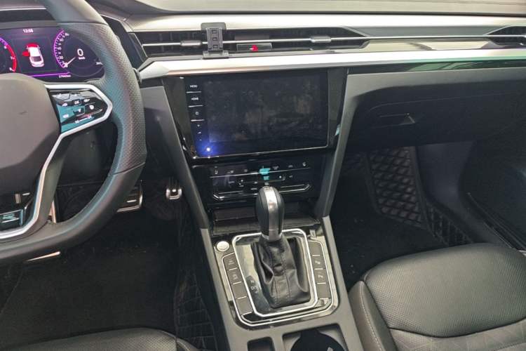 Used Volkswagen FAW-Volkswagen CC 2023 380TSI Striking Edition Audio And AC Panel