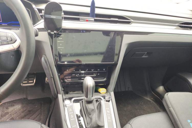 Used Volkswagen FAW-Volkswagen CC 2023 Adventure Vehicle 380TSI Trailblazer Edition Audio And AC Panel