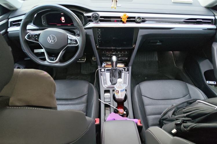 Used Volkswagen FAW-Volkswagen CC 2023 380TSI Striking Edition Center Console