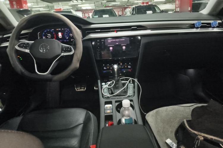 Used Volkswagen FAW-Volkswagen CC 2023 Hunting Vehicle 380TSI Hunter's Heart Edition Center Console