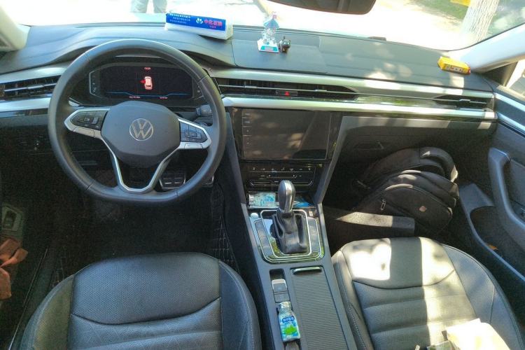Used Volkswagen FAW-Volkswagen CC 2023 Hunting Vehicle 380TSI Hunter's Heart Edition Center Console
