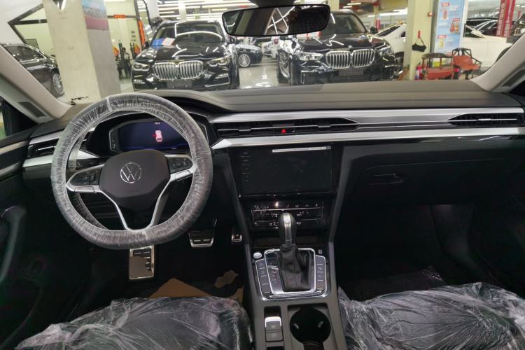 Used Volkswagen FAW-Volkswagen CC 2023 Hunting Vehicle 380TSI Hunter's Heart Edition Center Console