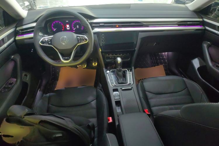 Used Volkswagen FAW-Volkswagen CC 2023 380TSI Striking Edition Center Console