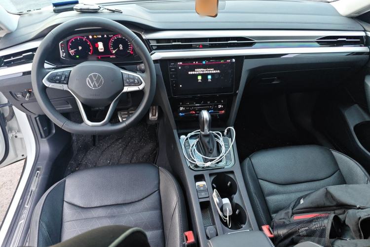 Used Volkswagen FAW-Volkswagen CC 2023 Adventure Vehicle 380TSI Trailblazer Edition Center Console