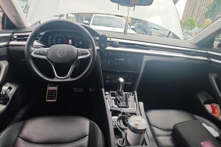 Used Volkswagen FAW-Volkswagen CC 2023 Hunting Vehicle 380TSI Hunter's Heart Edition Center Console