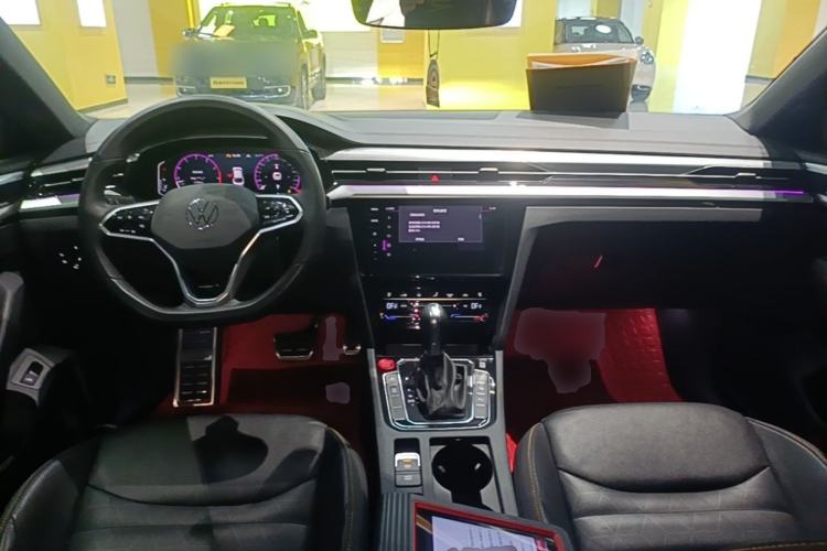Used Volkswagen FAW-Volkswagen CC 2023 380TSI Striking Edition Center Console