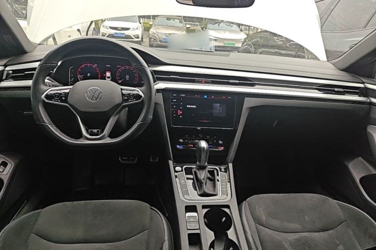Used Volkswagen FAW-Volkswagen CC 2023 330TSI Ignite Edition Center Console