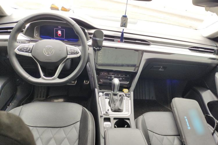 Used Volkswagen FAW-Volkswagen CC 2023 Adventure Vehicle 380TSI Trailblazer Edition Center Console