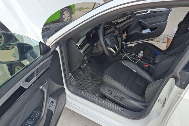 Used Volkswagen FAW-Volkswagen CC 2023 380TSI Striking Edition Driver Seat