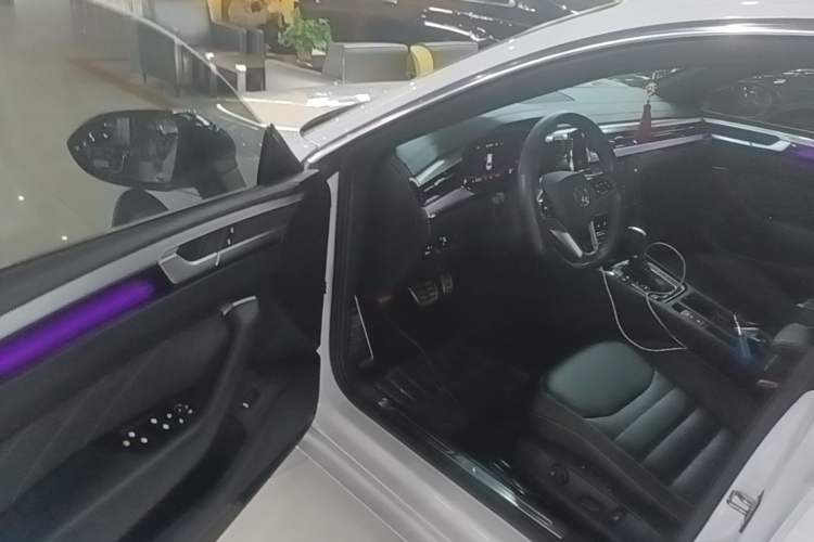 Used Volkswagen FAW-Volkswagen CC 2023 380TSI Striking Edition Driver Seat