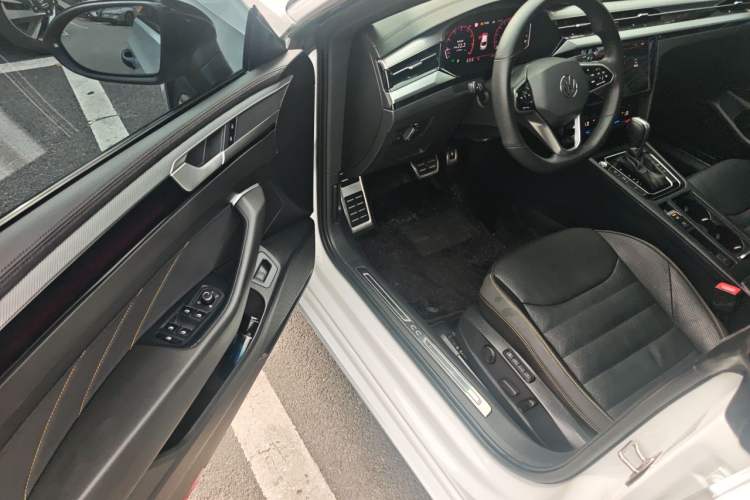 Used Volkswagen FAW-Volkswagen CC 2023 380TSI Striking Edition Driver Seat
