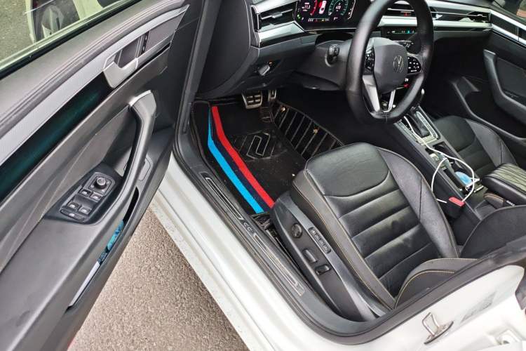 Used Volkswagen FAW-Volkswagen CC 2023 380TSI Striking Edition Driver Seat