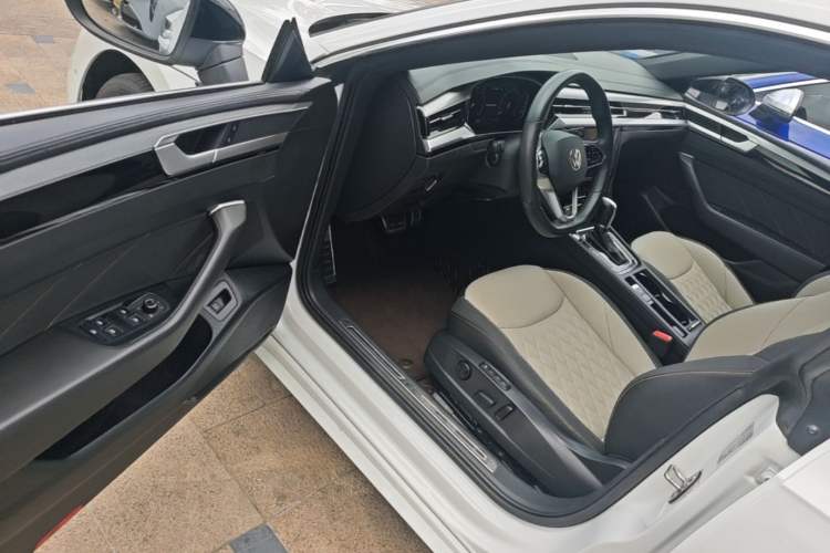 Used Volkswagen FAW-Volkswagen CC 2023 380TSI Striking Edition Driver Seat