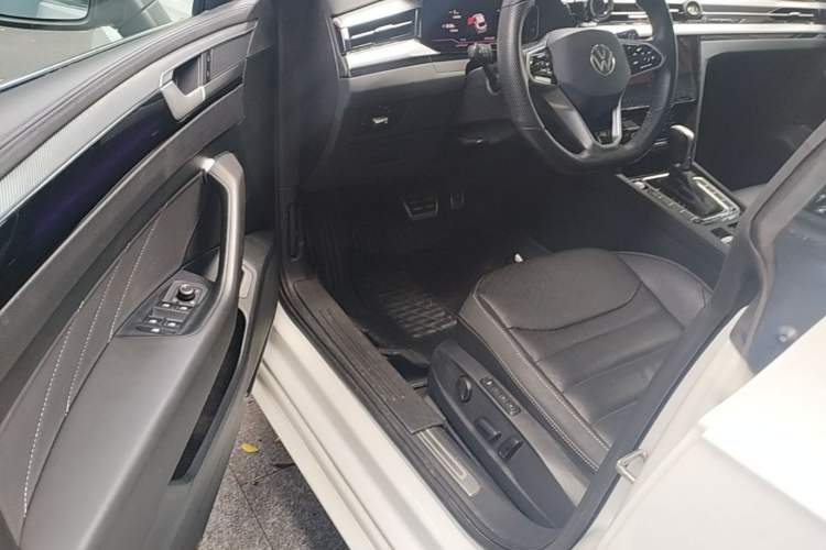 Used Volkswagen FAW-Volkswagen CC 2023 380TSI Striking Edition Driver Seat
