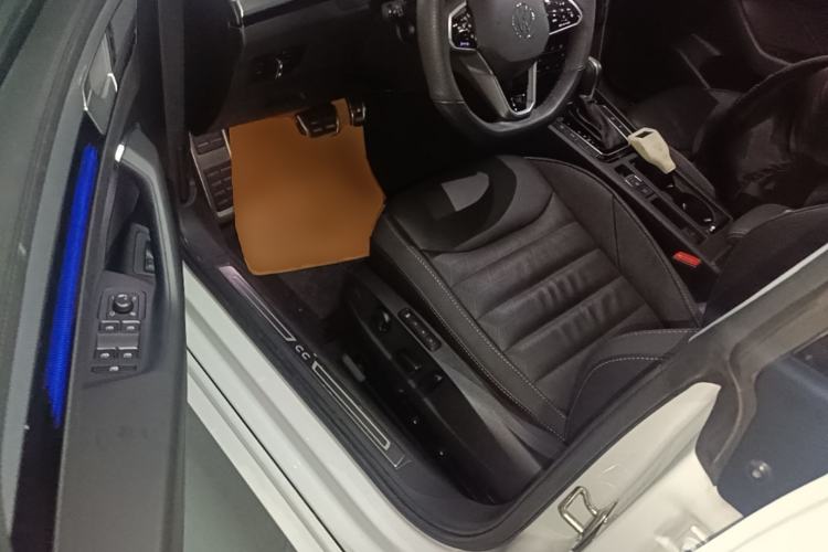 Used Volkswagen FAW-Volkswagen CC 2023 380TSI Striking Edition Driver Seat