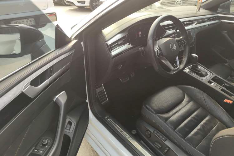 Used Volkswagen FAW-Volkswagen CC 2023 380TSI Striking Edition Driver Seat