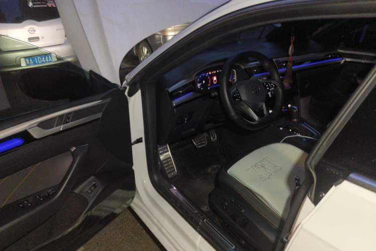 Used Volkswagen FAW-Volkswagen CC 2023 380TSI Striking Edition Driver Seat
