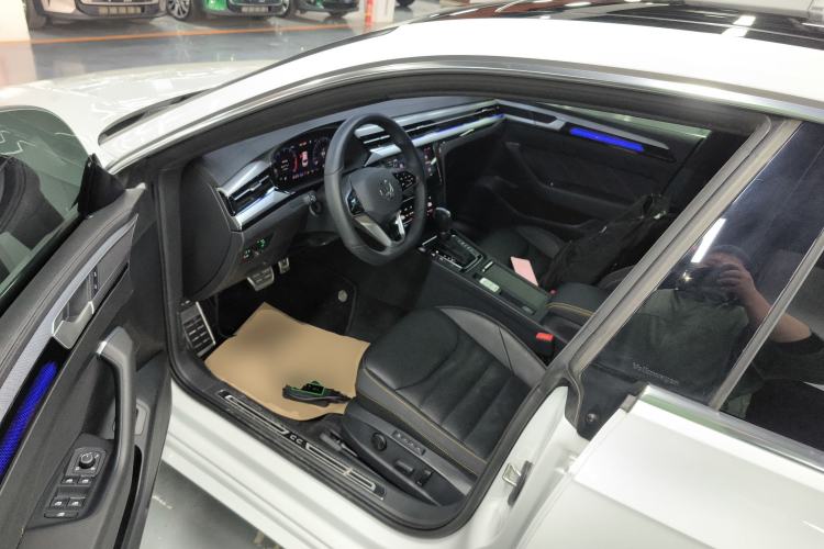 Used Volkswagen FAW-Volkswagen CC 2023 380TSI Striking Edition Driver Seat