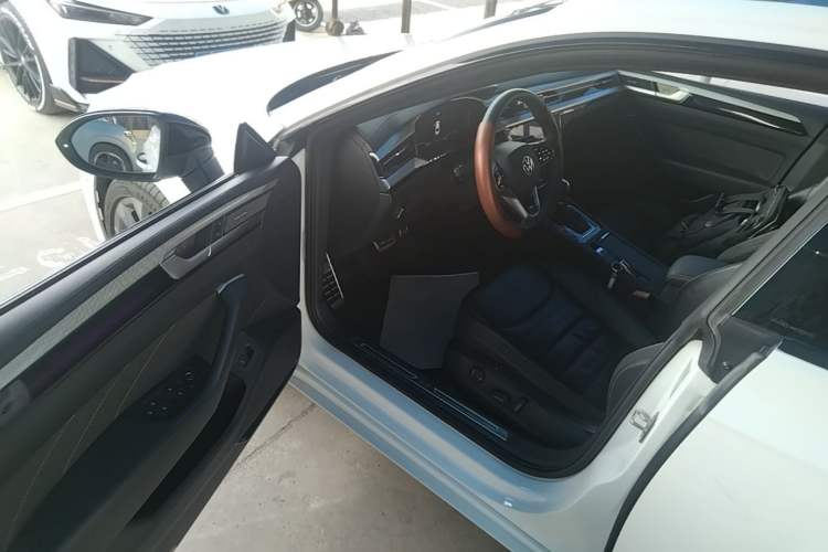 Used Volkswagen FAW-Volkswagen CC 2023 380TSI Striking Edition Driver Seat