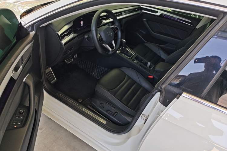 Used Volkswagen FAW-Volkswagen CC 2023 380TSI Striking Edition Driver Seat
