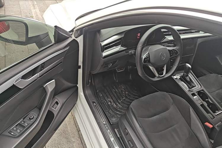Used Volkswagen FAW-Volkswagen CC 2023 330TSI Ignite Edition Driver Seat