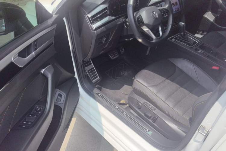 Used Volkswagen FAW-Volkswagen CC 2023 380TSI Striking Edition Driver Seat