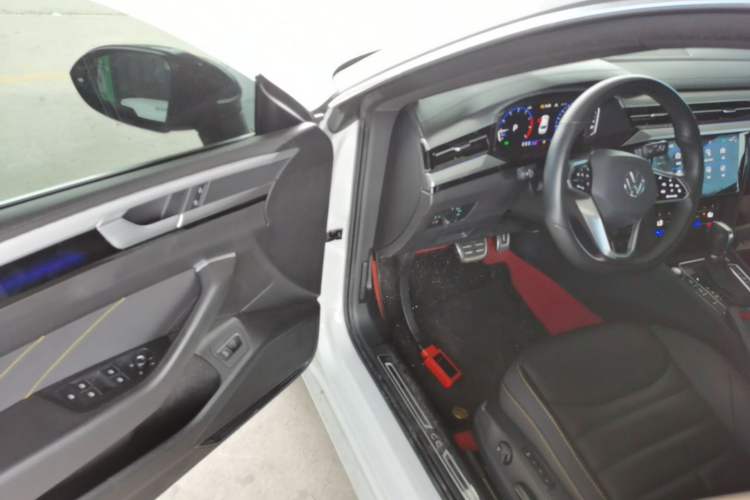 Used Volkswagen FAW-Volkswagen CC 2023 380TSI Striking Edition Driver Seat