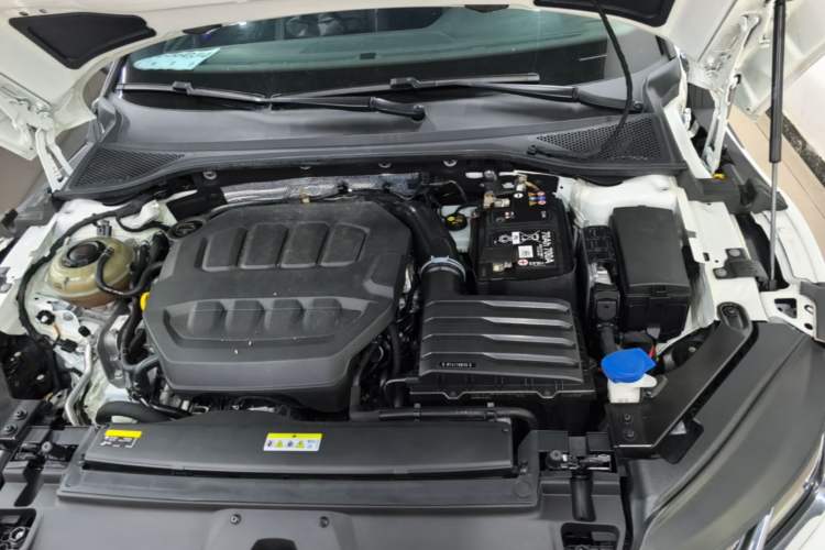 Used Volkswagen FAW-Volkswagen CC 2023 380TSI Striking Edition Engine Bay