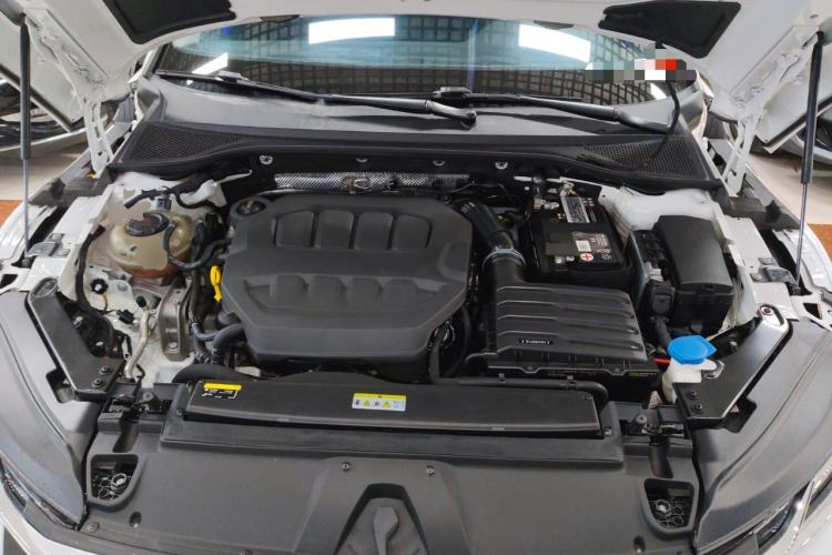 Used Volkswagen FAW-Volkswagen CC 2023 Hunting Vehicle 380TSI Hunter's Heart Edition Engine Bay