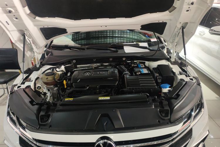Used Volkswagen FAW-Volkswagen CC 2023 Hunting Vehicle 380TSI Hunter's Heart Edition Engine Bay