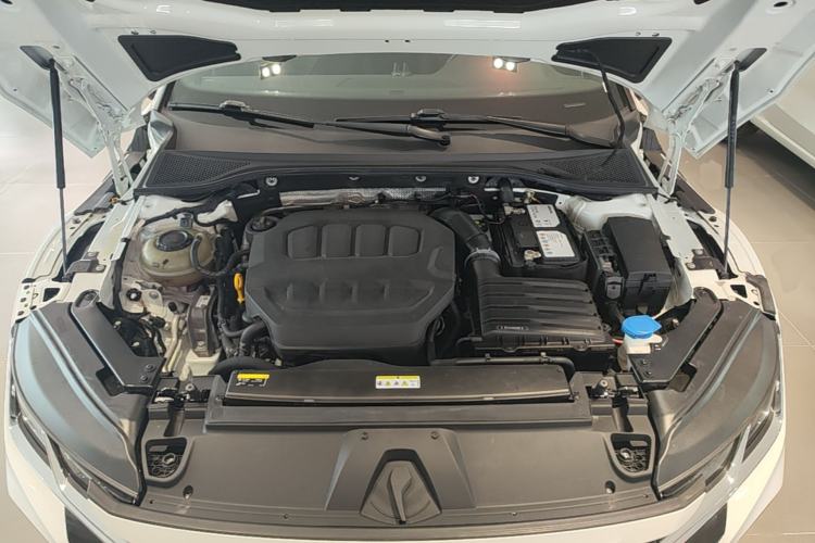Used Volkswagen FAW-Volkswagen CC 2023 380TSI Striking Edition Engine Bay