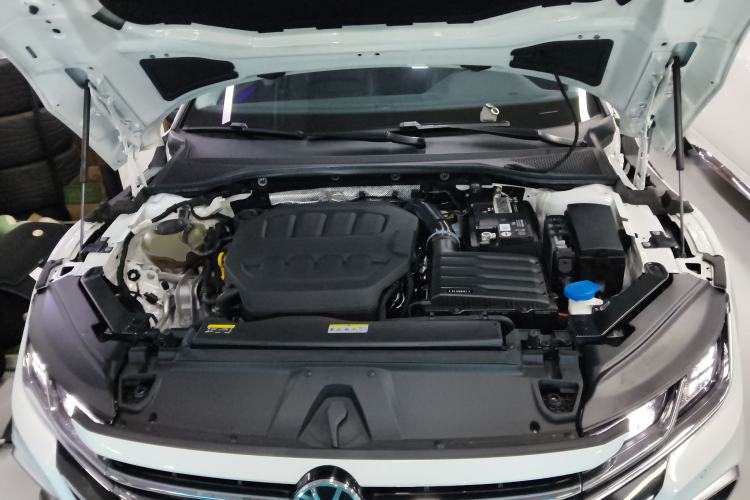 Used Volkswagen FAW-Volkswagen CC 2023 Hunting Vehicle 380TSI Hunter's Heart Edition Engine Bay