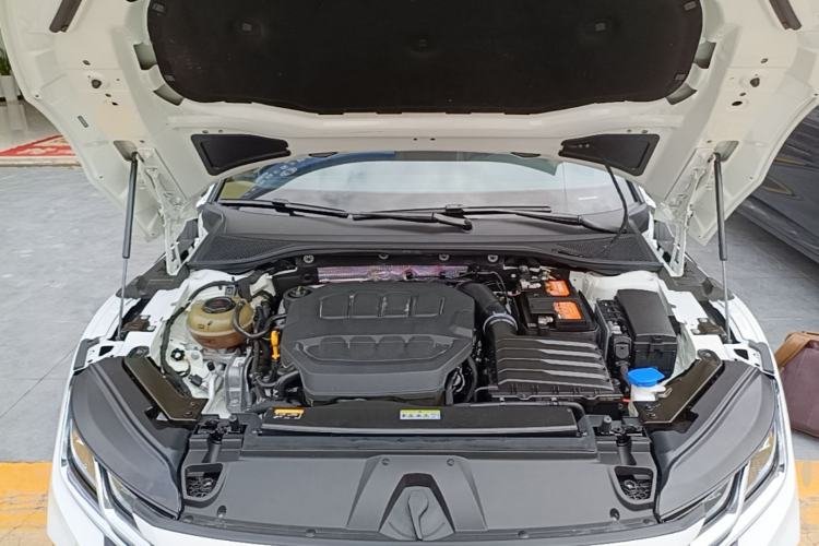 Used Volkswagen FAW-Volkswagen CC 2023 380TSI Striking Edition Engine Bay