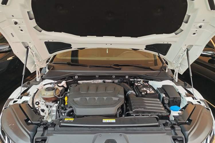 Used Volkswagen FAW-Volkswagen CC 2023 380TSI Striking Edition Engine Bay
