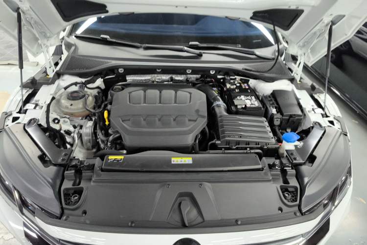 Used Volkswagen FAW-Volkswagen CC 2023 380TSI Striking Edition Engine Bay