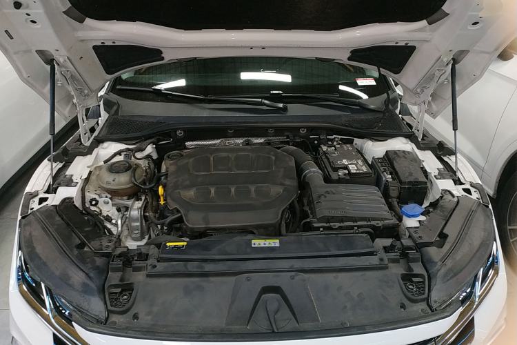 Used Volkswagen FAW-Volkswagen CC 2023 Hunting Vehicle 380TSI Hunter's Heart Edition Engine Bay