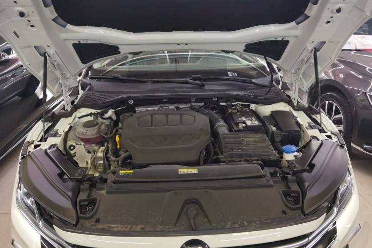 Used Volkswagen FAW-Volkswagen CC 2023 Hunting Vehicle 380TSI Hunter's Heart Edition Engine Bay