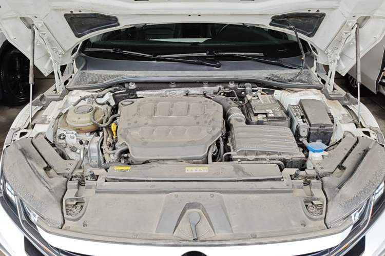 Used Volkswagen FAW-Volkswagen CC 2023 Hunting Vehicle 380TSI Hunter's Heart Edition Engine Bay