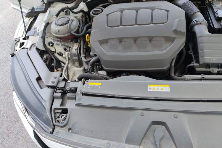 Used Volkswagen FAW-Volkswagen CC 2023 380TSI Striking Edition Engine Bay Right